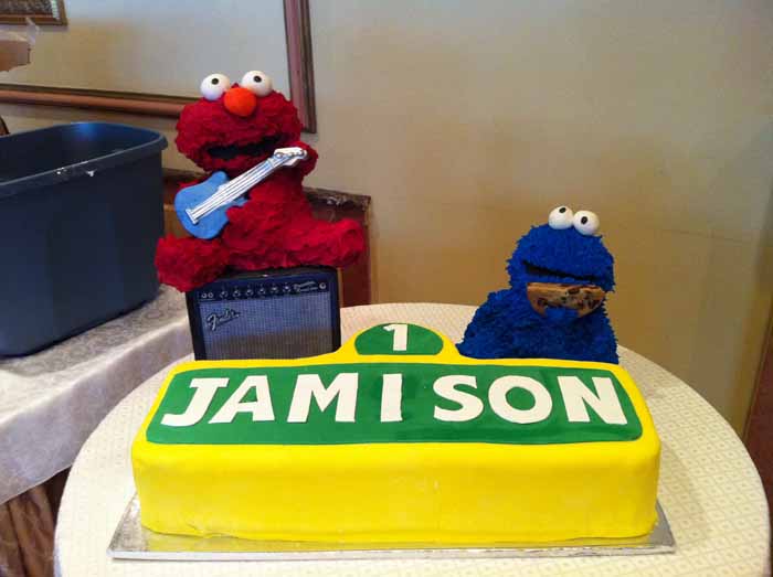 Cartoon characters cake